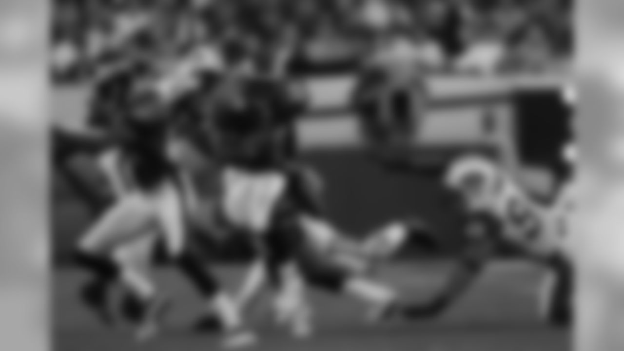 RB Brian Westbrook in action