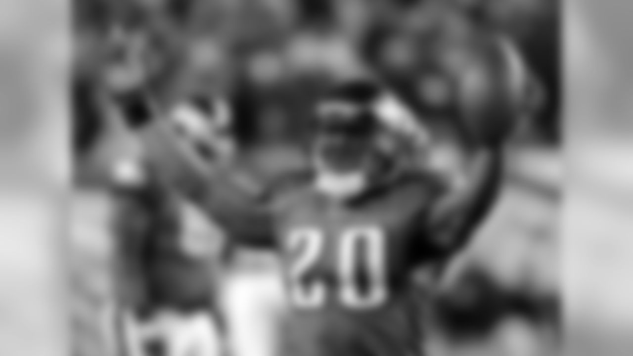 Dawkins finished his Eagles career with 34 interceptions, tied for first in team history