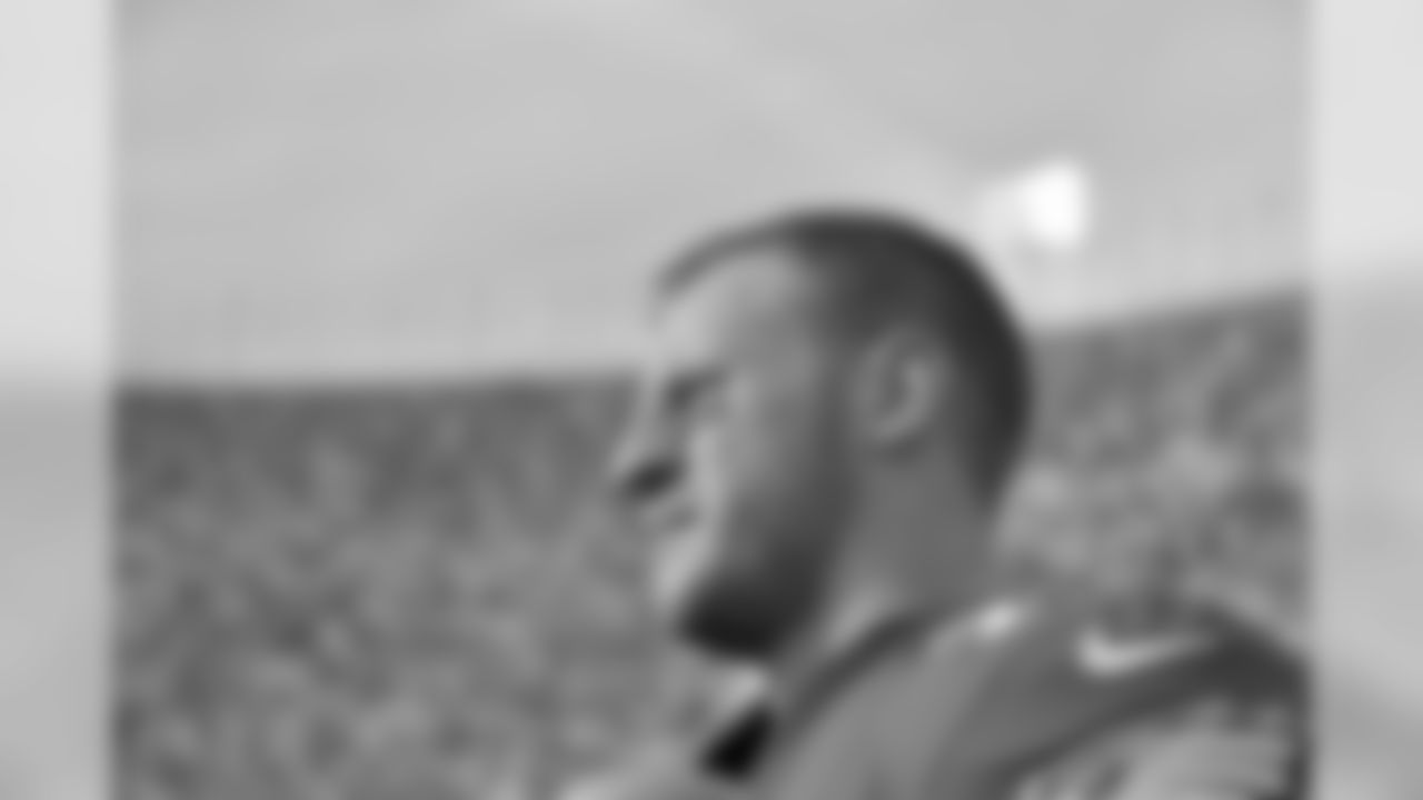 QB Carson Wentz