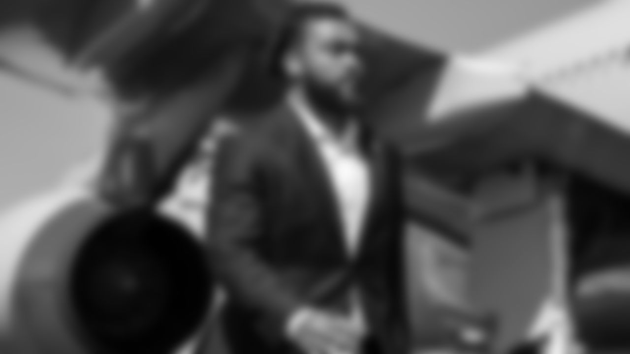 DE Derek Barnett
