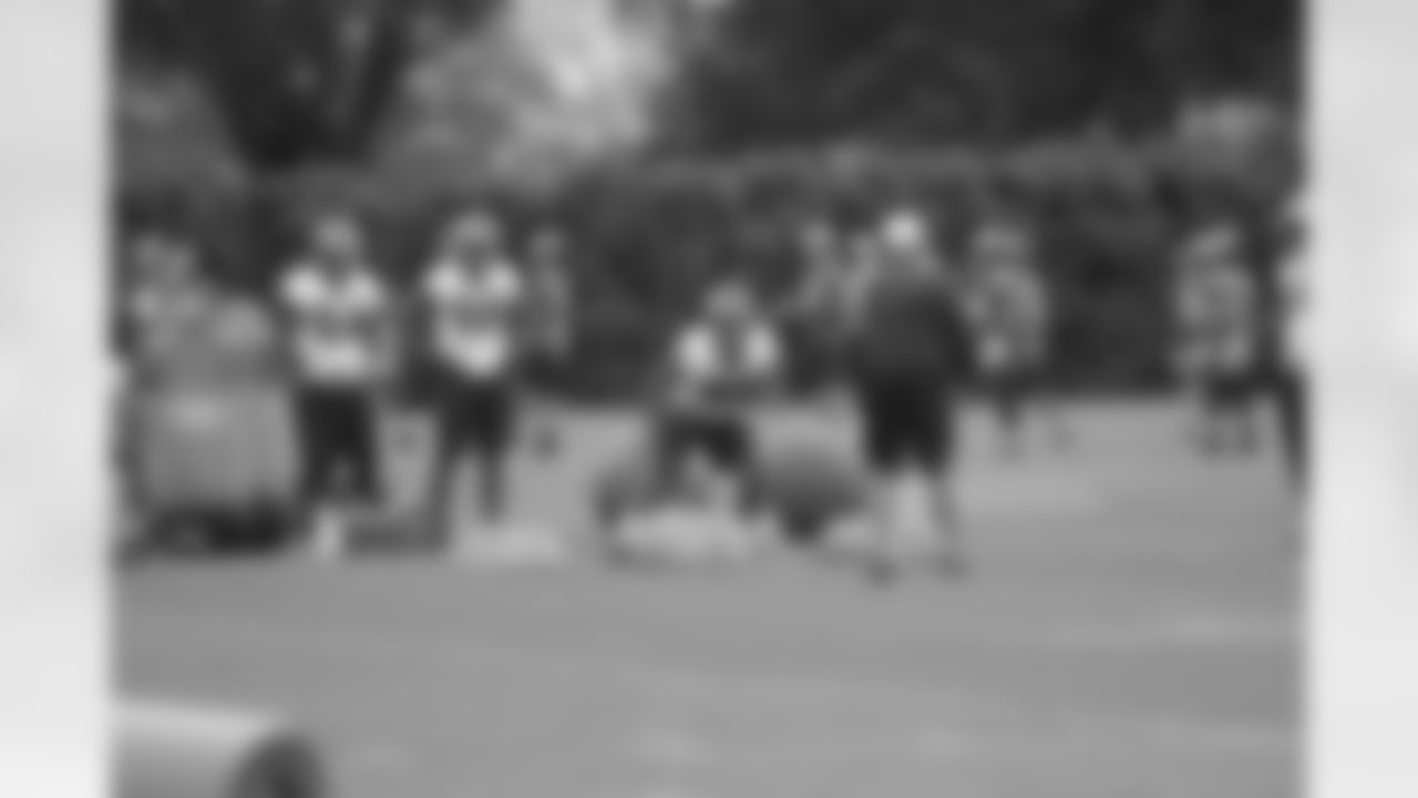 The linebackers work on the ladder