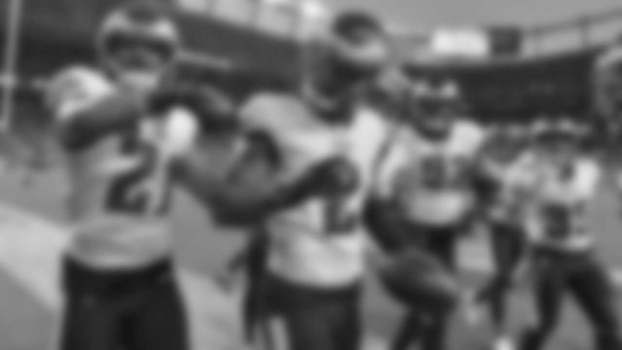 CB Darius Slay celebration