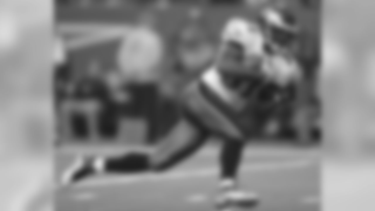 WR Jason Avant converts another third down