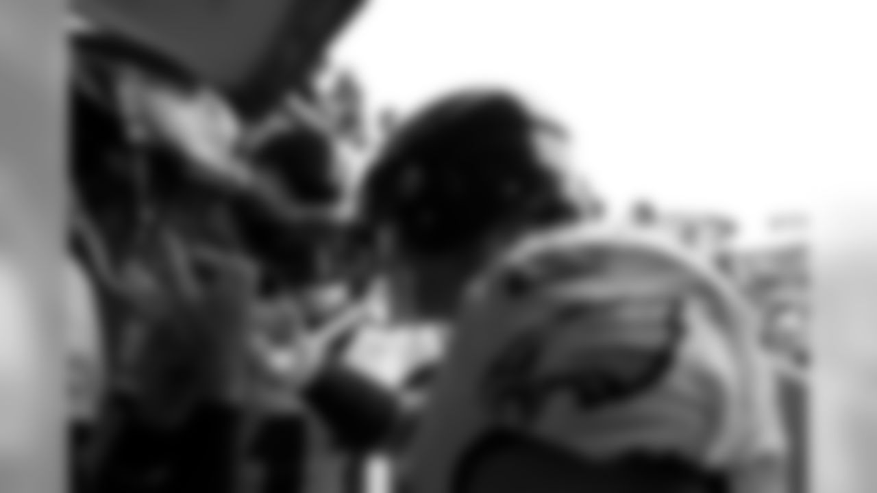 QB Carson Wentz