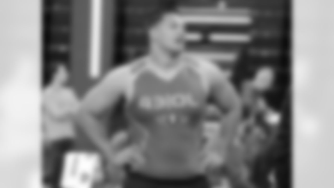 UCLA guard Xavier Su'a-Filo