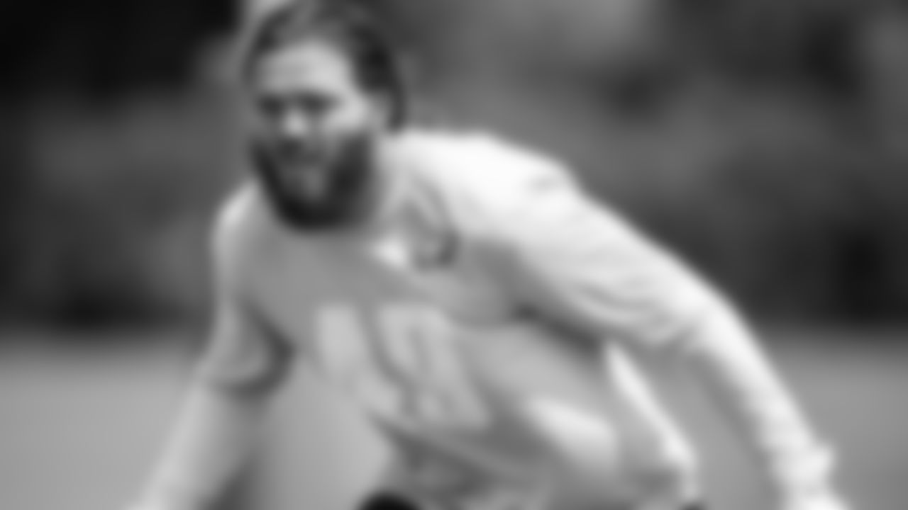 LB Alex Singleton