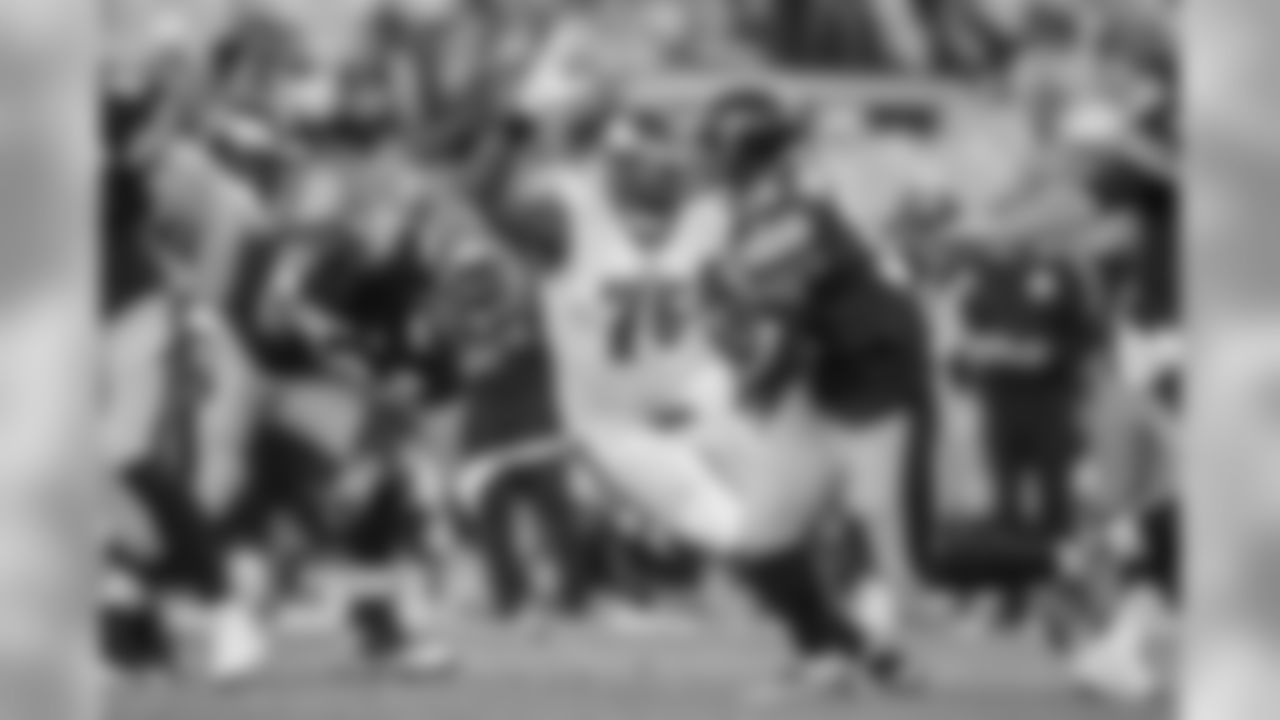 DE Vinny Curry