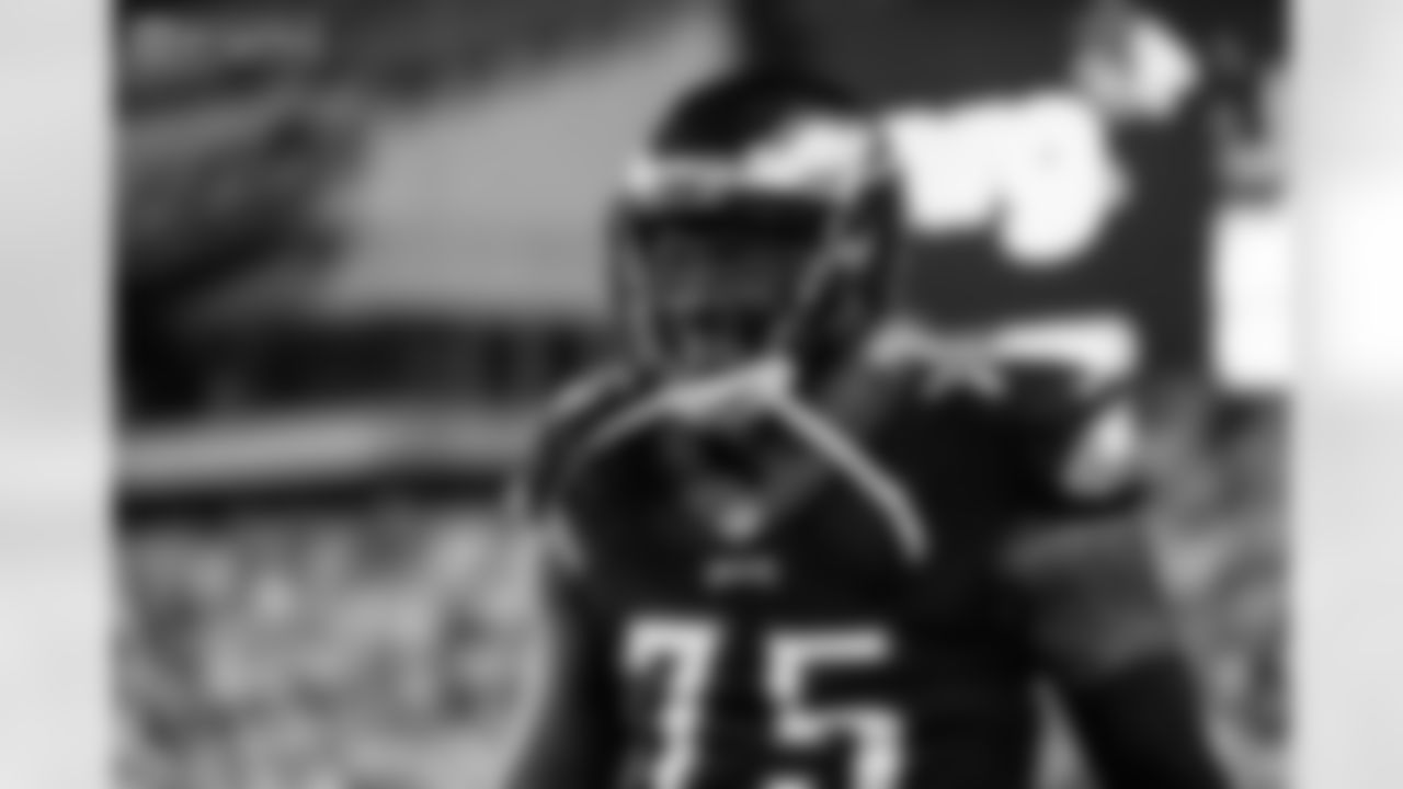 DE Vinny Curry: "Man, spent a few weeks on IR due to injury, felt great to be back out there healthy with my brothers great team win....... #FlyEaglesFly"