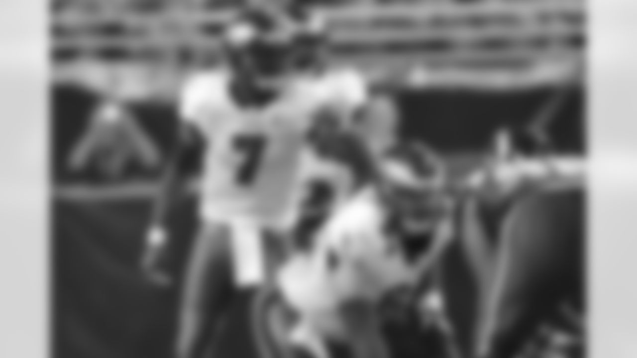 QB Michael Vick