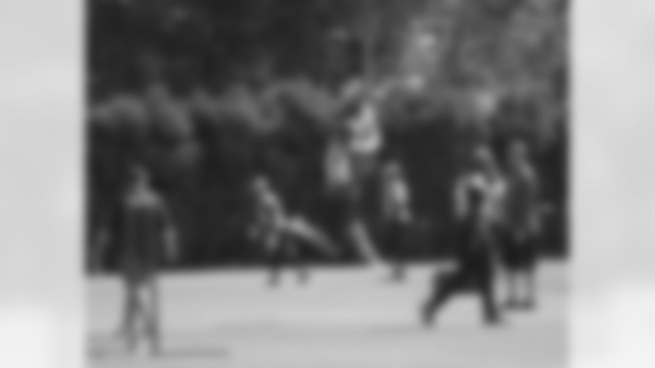 Watch WR Riley Cooper fly