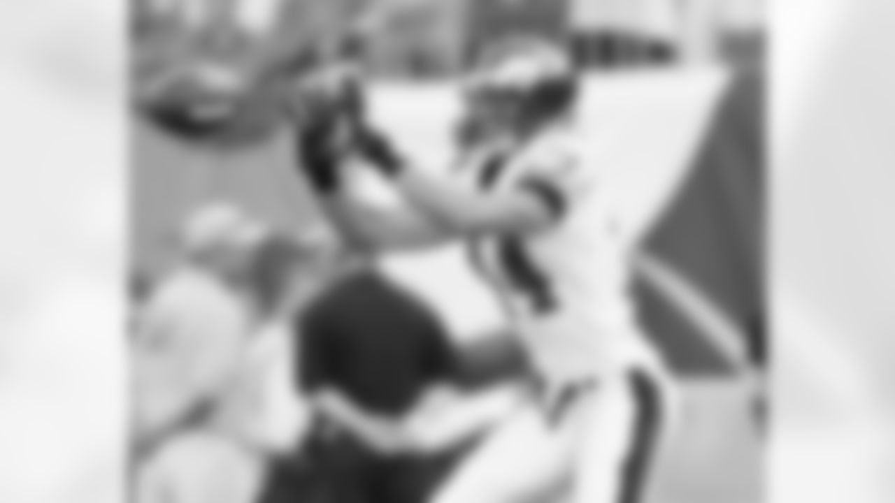 WR Chad Hall