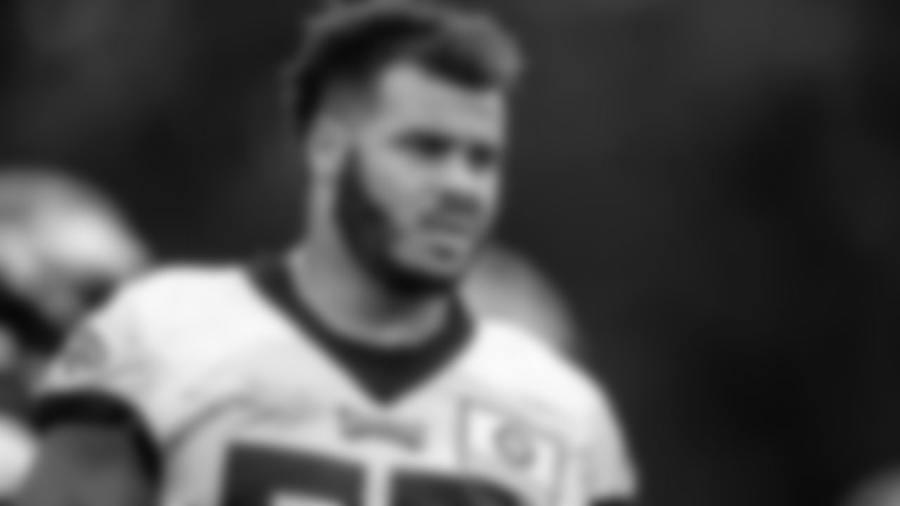LB T.J. Edwards