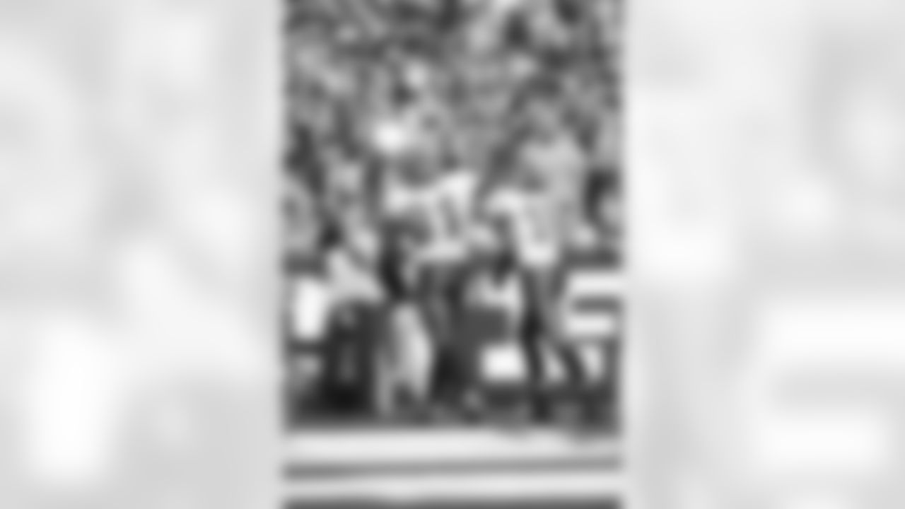 WRs Jeremy Maclin and Jason Avant