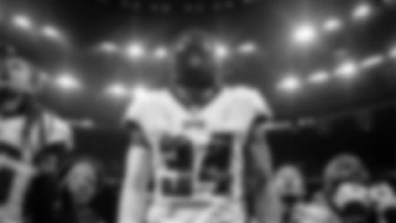 Cre'Von LeBlanc sports the ski mask during the 2018 Divisional Round showdown in New Orleans