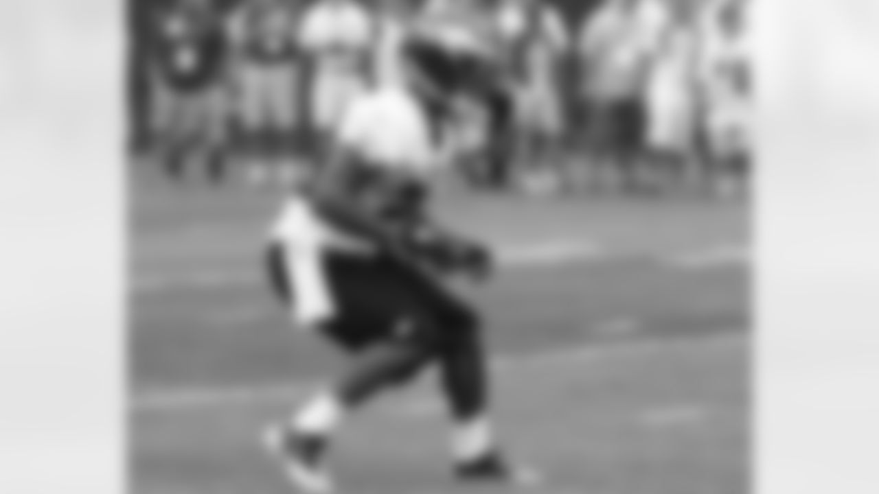 FS Nate Allen drops back in coverage