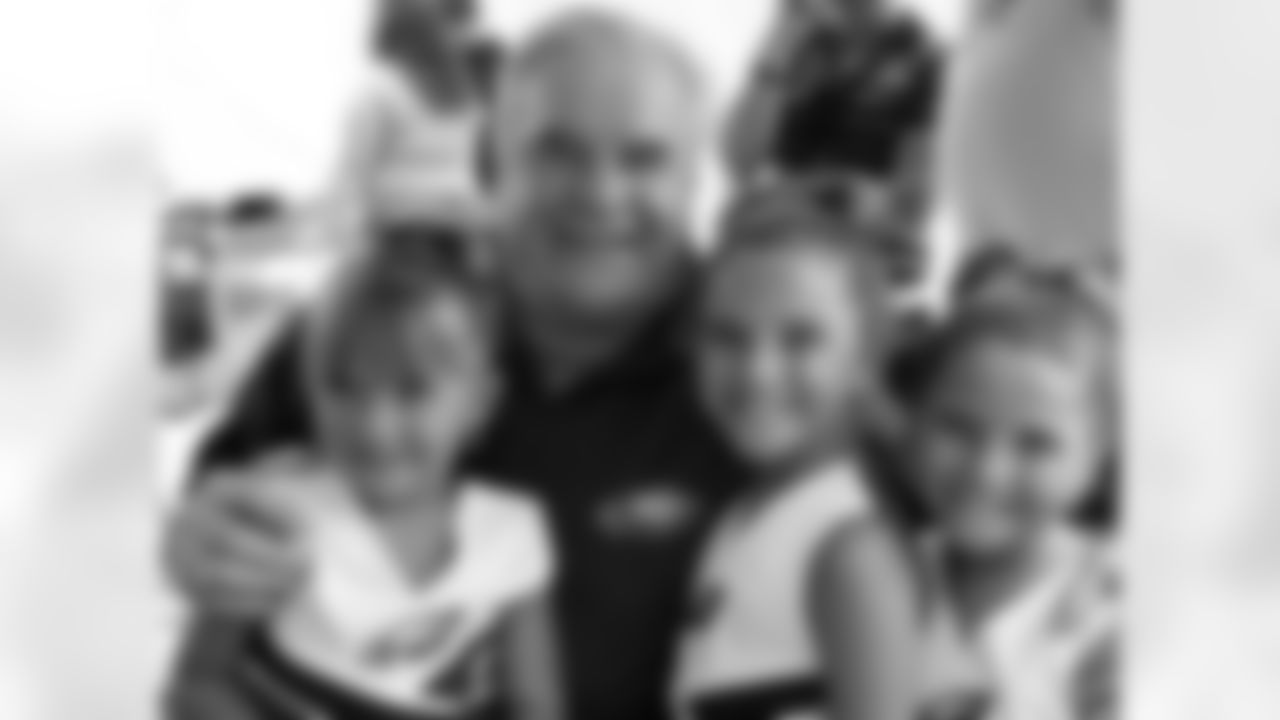 Former LB Bill Bergey and three future Eagles Cheerleaders