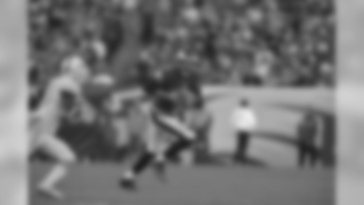 Bradford set another NFL rookie record in 2010 with 174 completions without an interception