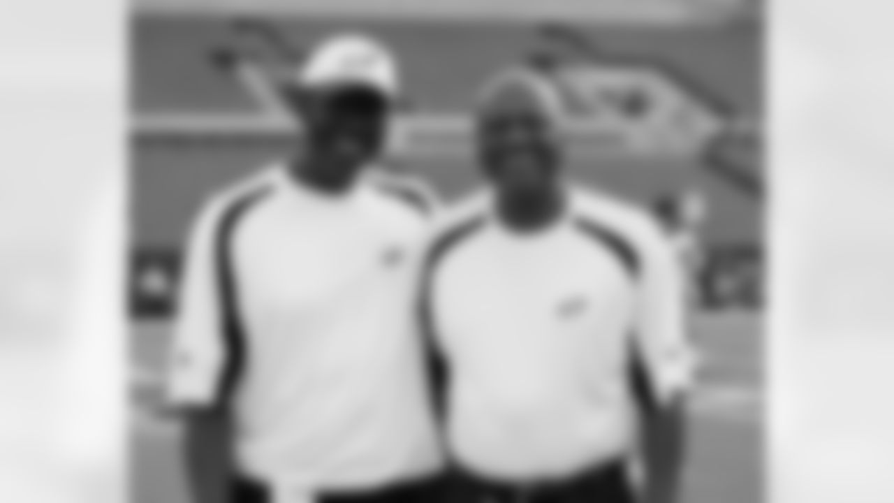 Harold Carmichael and Ted Williams pose for a pregame photo