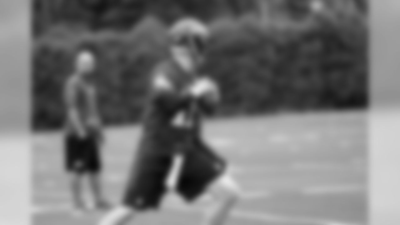 QB Carson Wentz