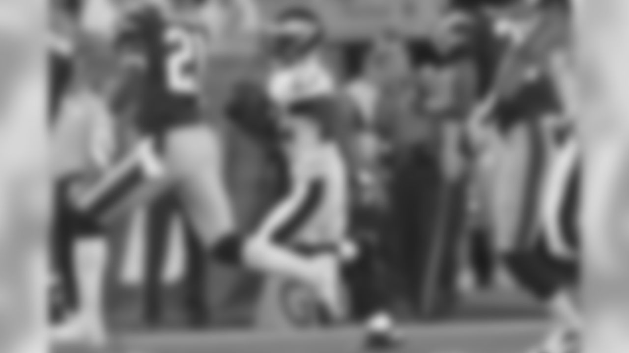 Kick returner Brandon Boykin returns a kick