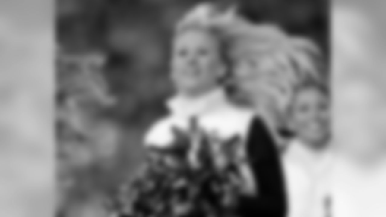 Cheerleader Devan