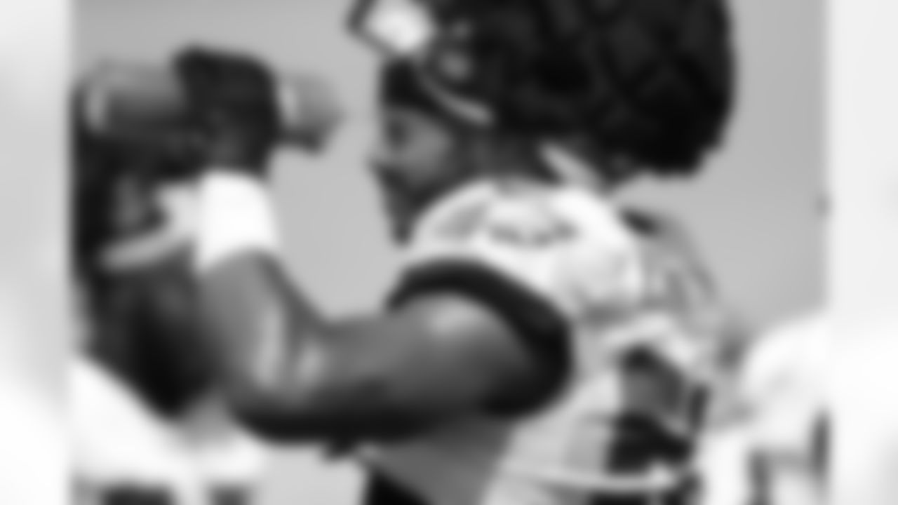 Linebacker T.J. Edwards