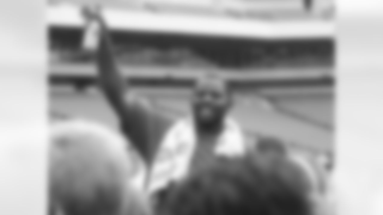 Fletcher Cox using an airhorn to grab the attention