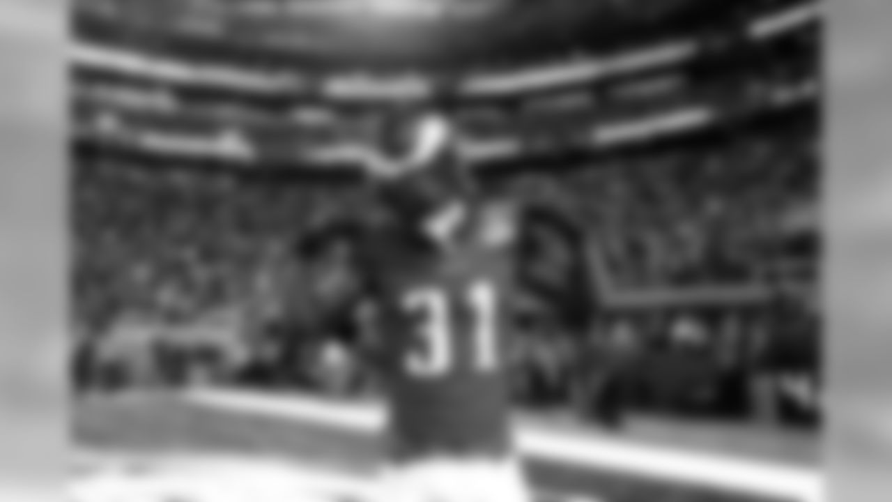 CB Jalen Mills