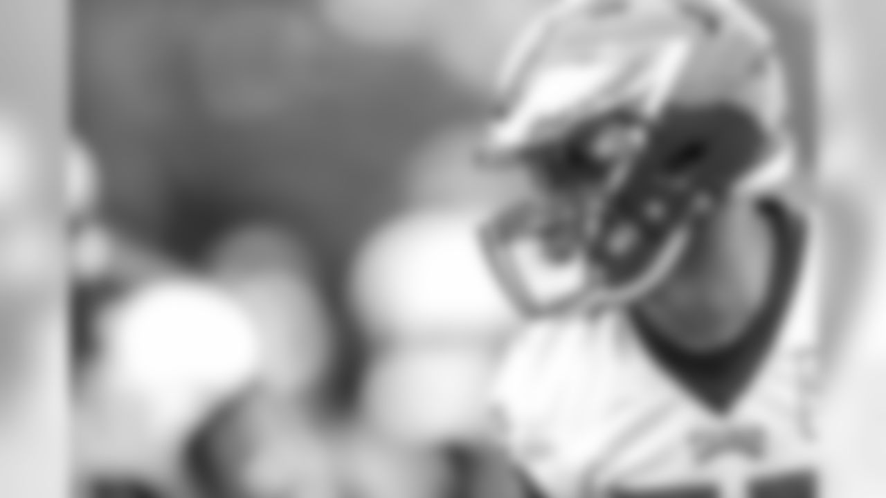LB Corey Nelson