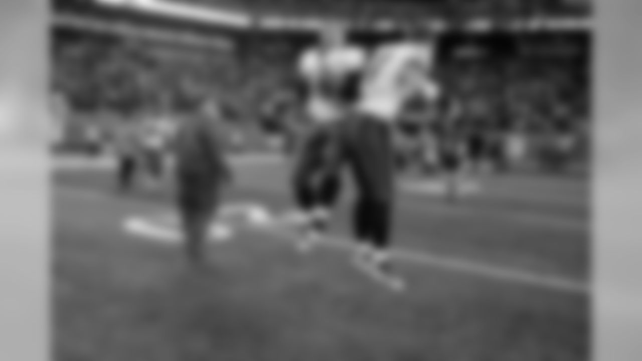 Brent Celek celebrates a win over the Giants with Jon Dorenbos