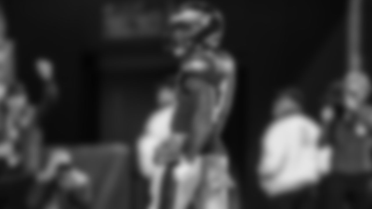 RB Kenneth Gainwell
