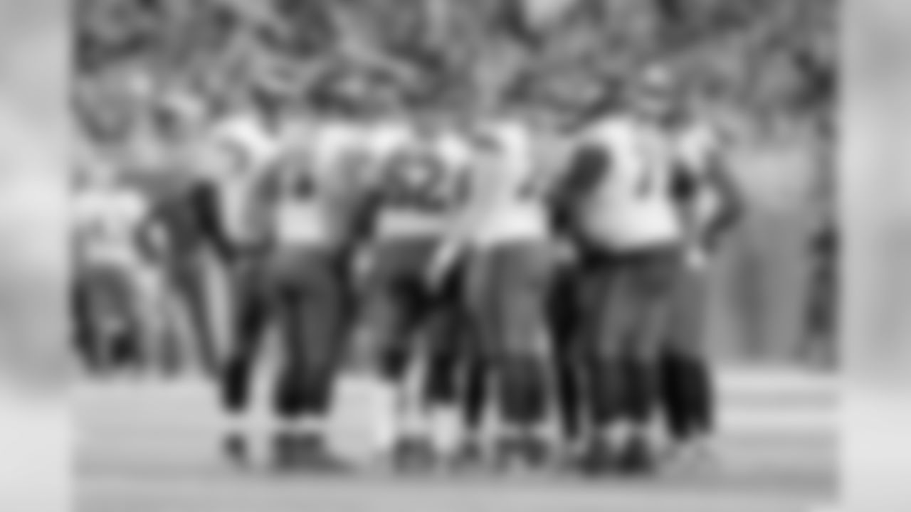 Offensive huddle during the game