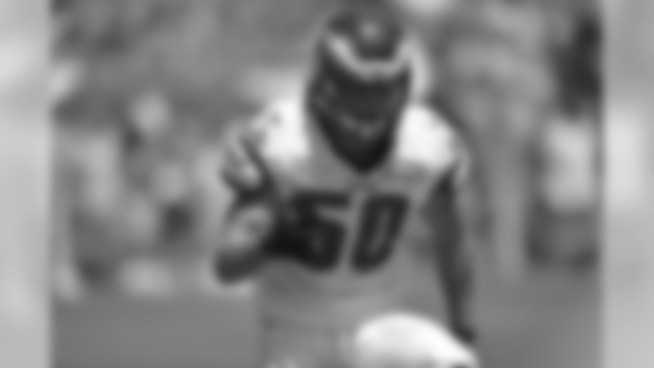 LB Kiko Alonso makes sure to get a few warm-ups in