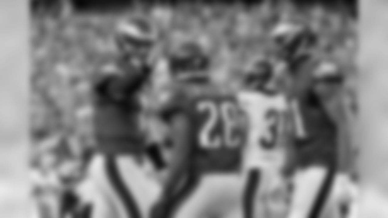RB Wendell Smallwood with QB Carson Wentz