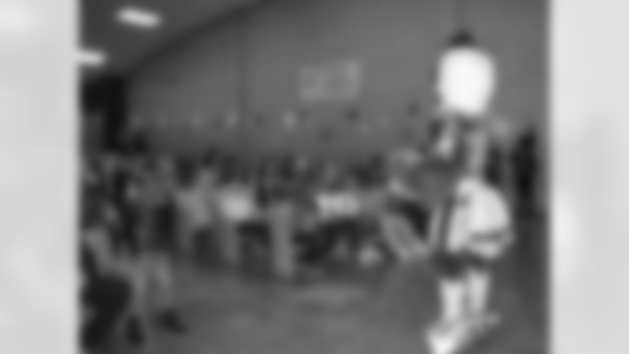 SWOOP helps dish out some sweet Eagles swag ...