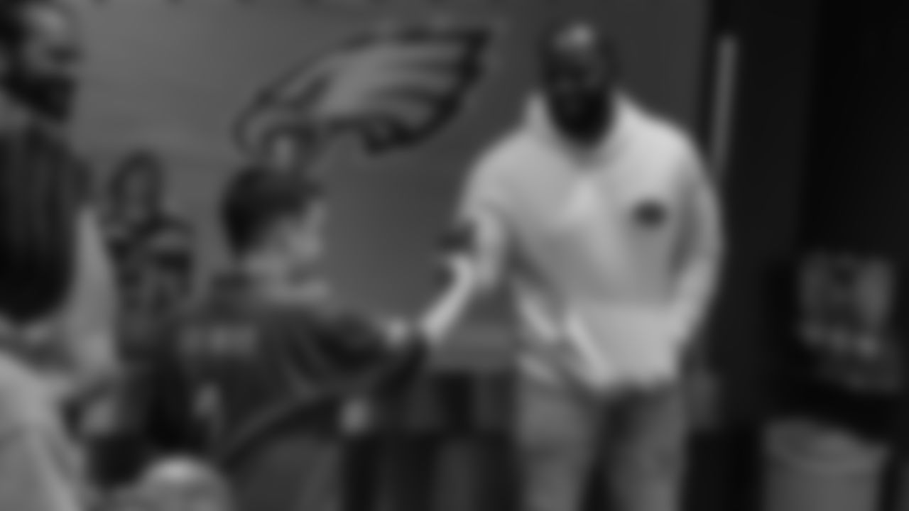 DT Fletcher Cox welcomes Shawny to the team