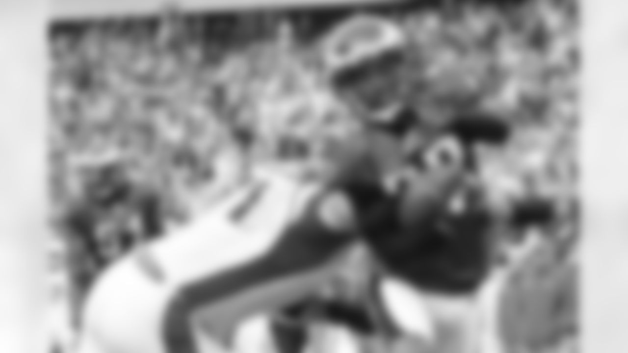 CB Asante Samuel intercepts Arizona QB John Skelton