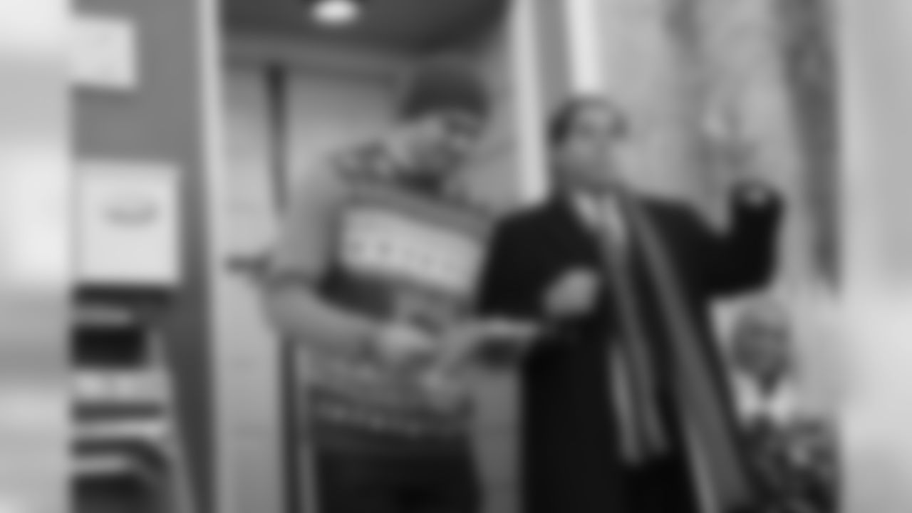 Mark Sanchez helps lead the home dedication