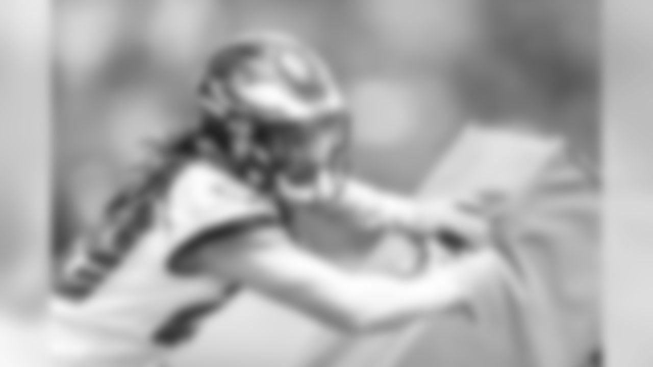 Cb Avonte Maddox.