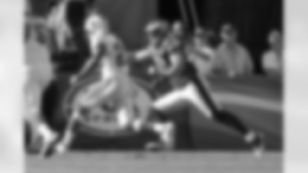 LB Casey Matthews