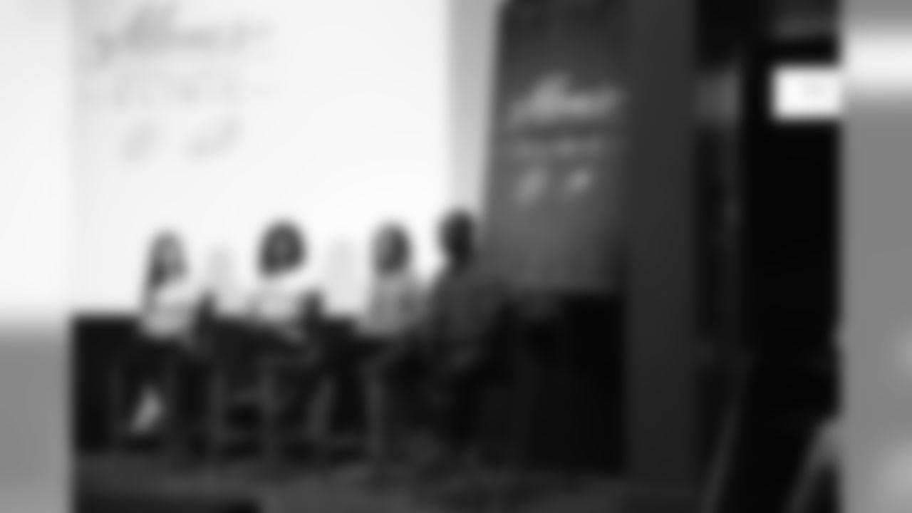 The panel included Mindy Roseman, Gwendolyn Jenkins, Cindy Zordich, and WR Jeremy Maclin