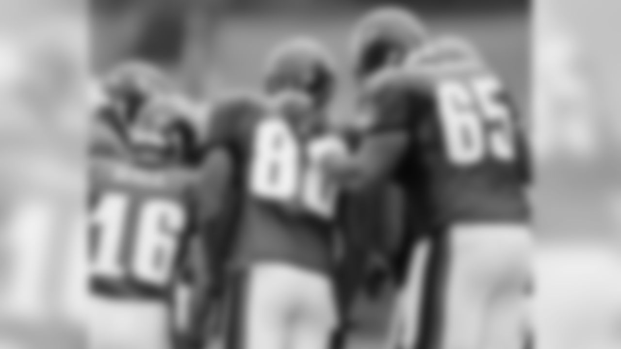 The big (King Dunlap 6-9, 330) and the not-so-big (Chad Hall 5-8, 187)