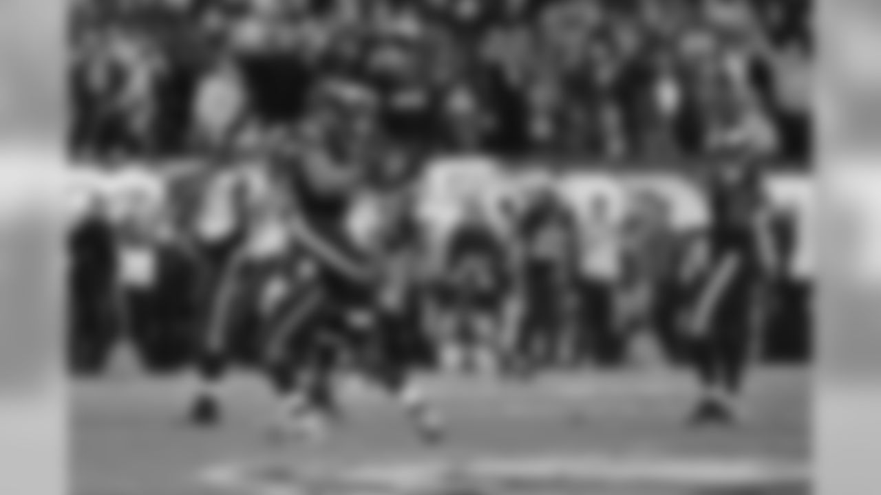 LB Mychal Kendricks celebrating the play