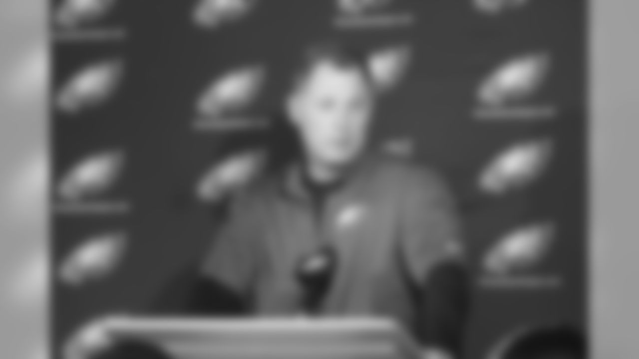 Eagles Offensive Coordinator Pat Shurmur speaks to the media
