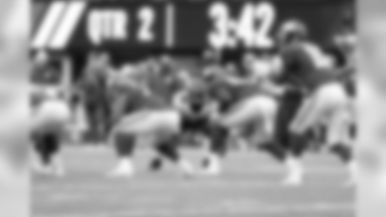 DE Chris Long