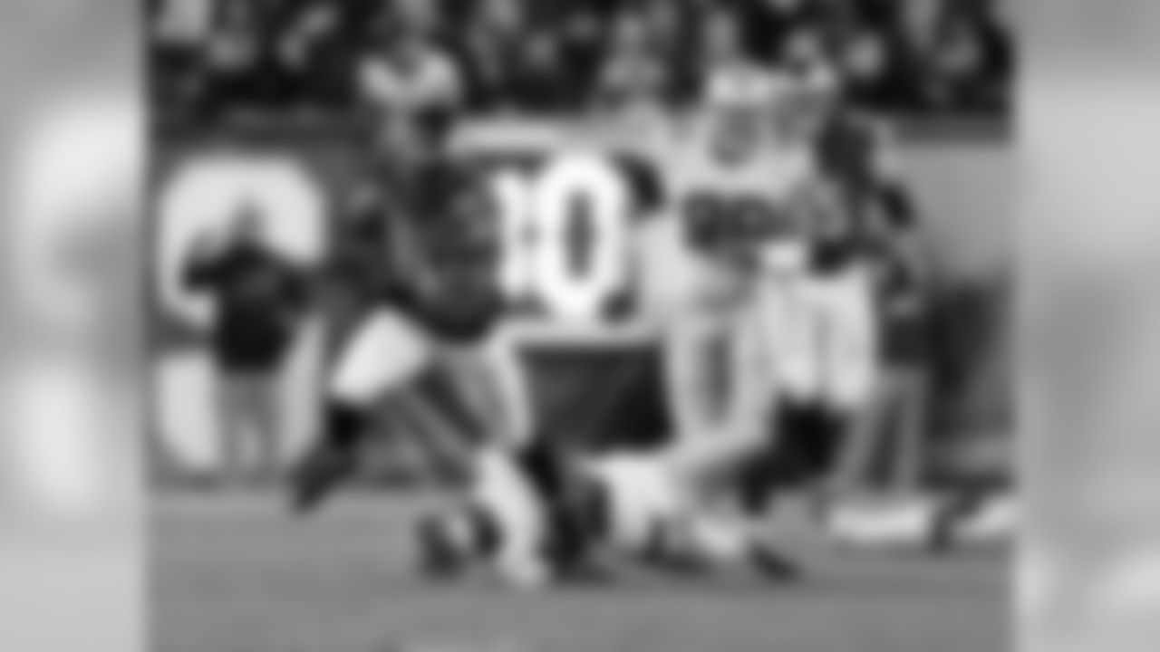 This reception against the Cowboys is currently the longest of Huff's career