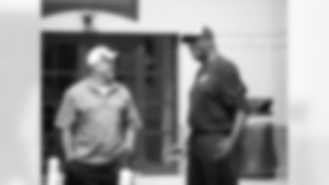 DC Bill Davis and Harold Carmichael share a laugh