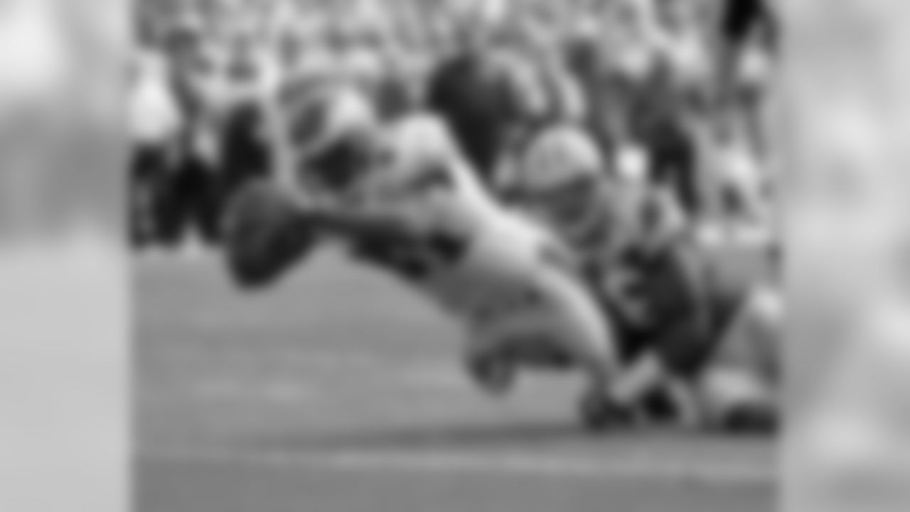 QB McNabb hit Avant with a 9-yd pass over the middle for an Eagles TD