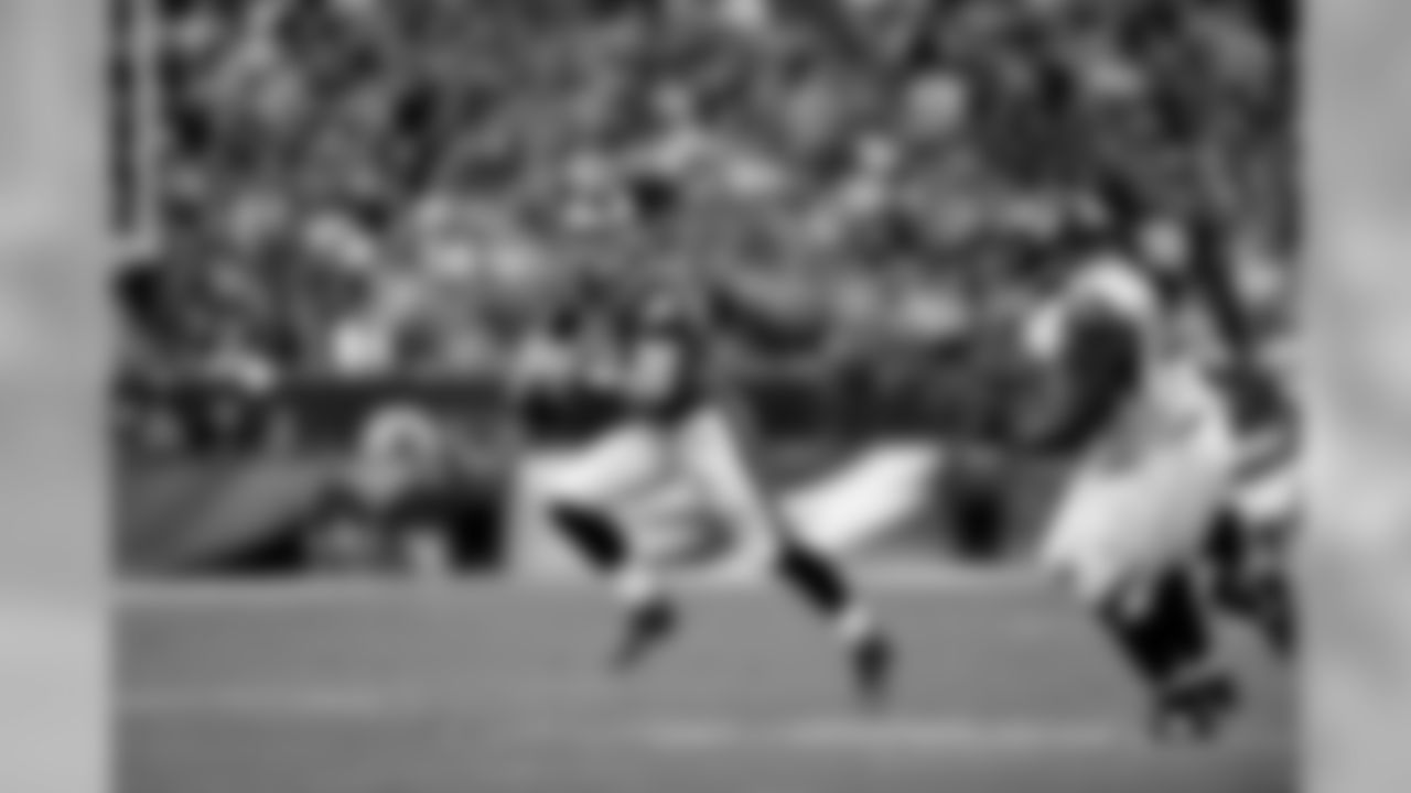 Adding to his list of records, Wentz also set Eagles rookie records in pass attempts (607), passing yards (3,782), completion percentage (62.4%), passing touchdowns (16), and passer rating (79.3).