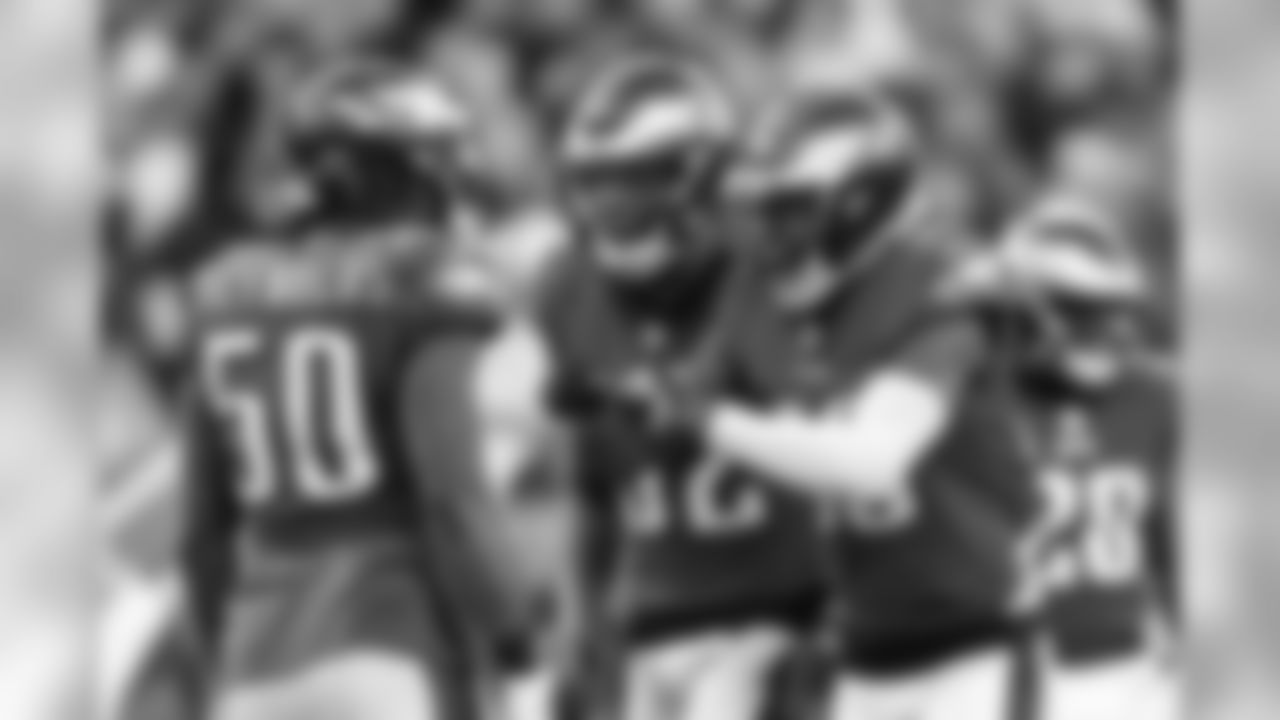 LaRoy Reynolds, Deiondre' Hall, and Rasul Douglas having some fun on special teams